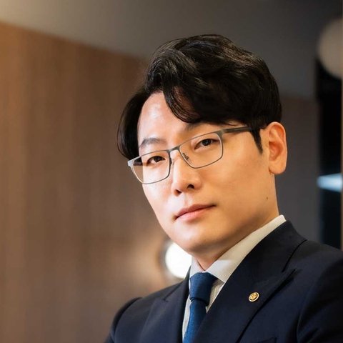 이려진 변호사